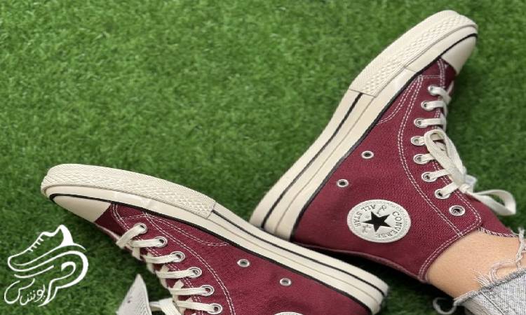 ست کردن شلوار لگینگ یا ورزشی با کتونی آل استار زنانه