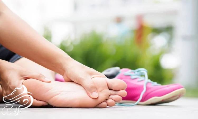 ویژگیهای ضروری بهترین کفش برای درمان خار پاشنه پا