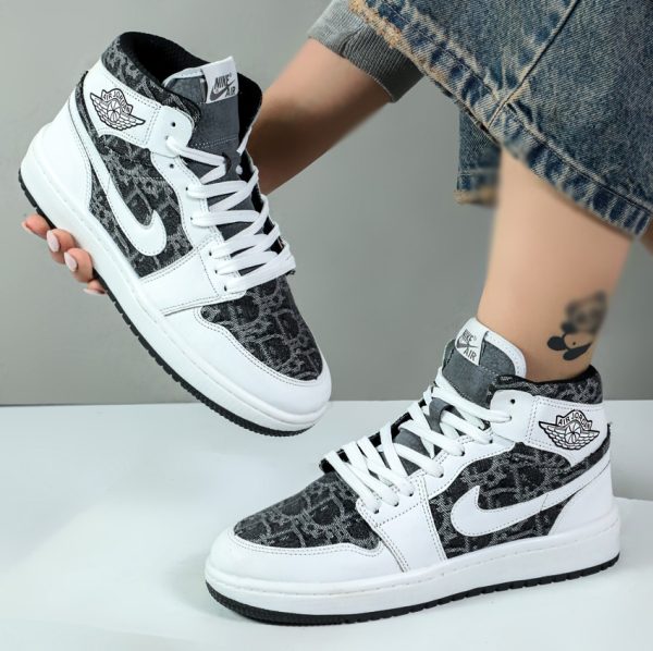 کتونی ساقدار زنانه مدل جردن ایر وان jordan air رنگ سفید مشکی طوسی کد 054462