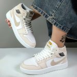 کتونی ساقدار زنانه مدل جردن ایر وان jordan air رنگ سفید کرم کد 054461