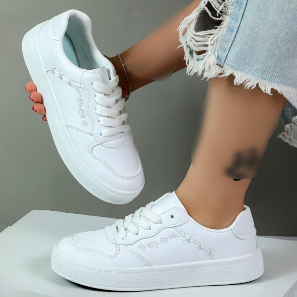 کفش کتونی زنانه ونس vans مدل visa گلدوزی رنگ سفید کد 06402